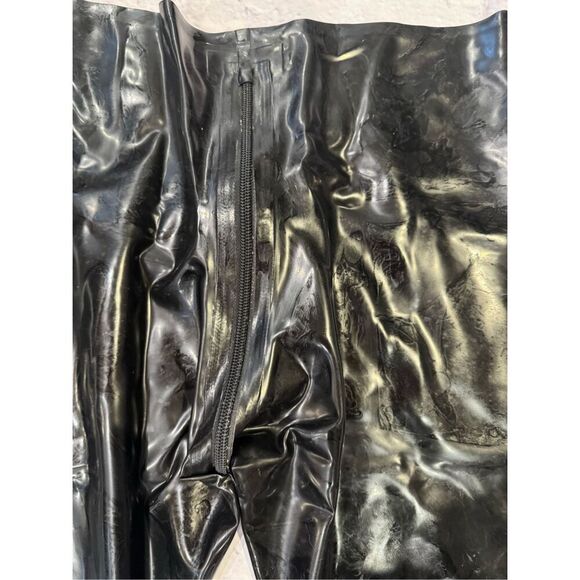 The Latex Store zip through leggings size medium black excellent condition - Picture 6 of 7